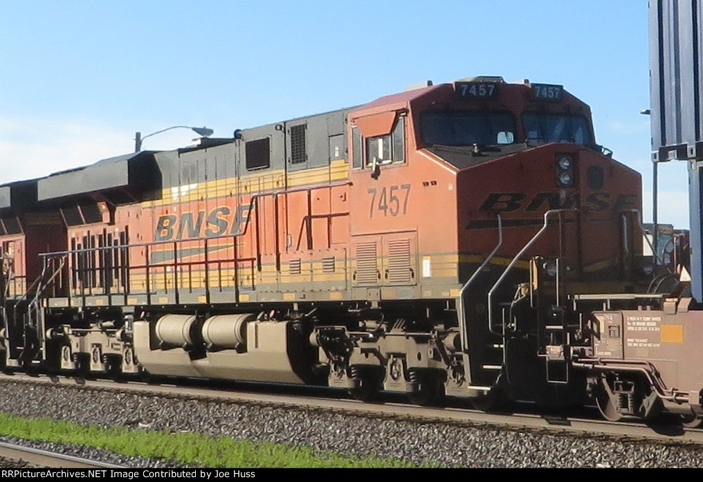 BNSF 7457